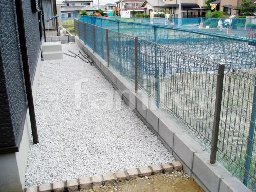 犬走り　砂利敷き
