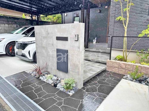 モダン門柱 壁タイル貼り タカショー セラレバンテ 郵便受けポスト YKKAP エクステリアポストG3型 宅配ボックス Panasonic コンボミドル