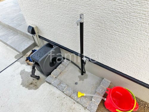 立水栓 施主支給 ピンコロ囲い水受け(パン) 土間モルタル仕上げ 洗い場