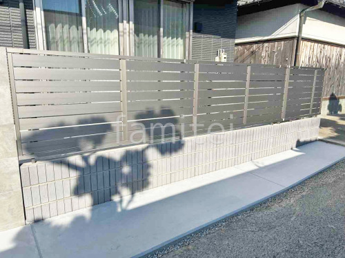 ブロック塀 (化粧ブロック) ユニソン レクト アルミ形材 フェンス LIXIL AB YS3型 横スリット3 目隠し