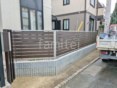 ブロック塀 (化粧ブロック) ユニソン リブスプリットn アルミ形材 フェンス YKKAP 木製調 ルシアスYS2H型 横スリット 目隠し 木調・ラティス