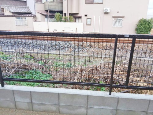 ブロック塀 (化粧ブロック) 太陽エコブロックス 普通CB アルミ形材 フェンス LIXIL アルメッシュ1型 境界・メッシュ