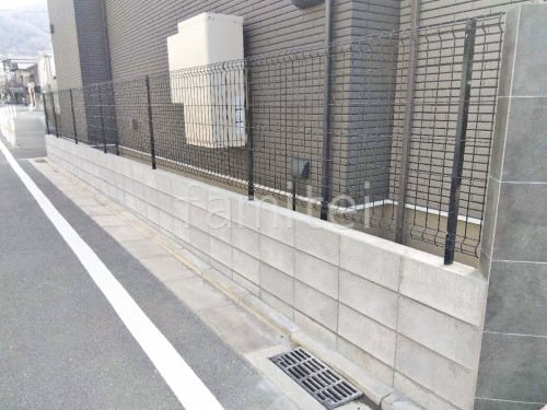 ブロック塀 (化粧ブロック) 太陽エコブロックス 普通CB スチールメッシュ フェンス YKKAP イーネット3F型 スチール柱 境界・メッシュ