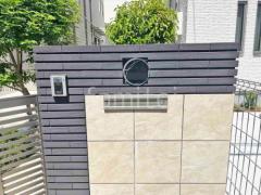 �������佤