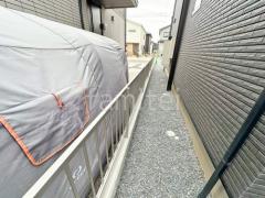 犬走り 防犯砂利敷き バラス砕石 防草シート加工