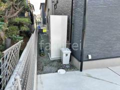 犬走り 防犯砂利敷き バラス砕石 防草シート加工