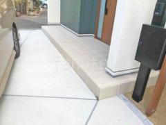 玄関アプローチ 床タイル貼り 施主支給