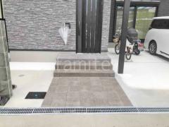 玄関アプローチ 床タイル貼り LIXIL コンテII