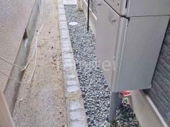 犬走り 防犯砂利敷き バラス砕石 防草シート加工