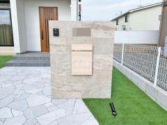 門柱 壁タイル貼り 名古屋モザイク リンナ 宅配ボックス ユニソン ヴィコDB100