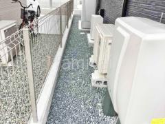 犬走り 防犯砂利敷き バラス砕石 防草シート加工