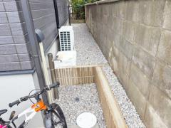 犬走り 防犯砂利敷き バラス砕石 防草シート加工 土留め化粧ブロック ユニソン アルタ