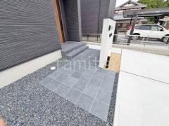 玄関アプローチ 床タイル貼り LIXIL パセオ