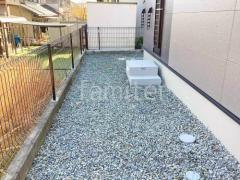 犬走り 防犯砂利敷き バラス砕石 防草シート加工