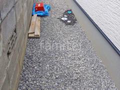 犬走り 防犯砂利敷き バラス砕石 防草シート加工