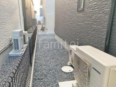 犬走り 防犯砂利敷き バラス砕石 防草シート加工