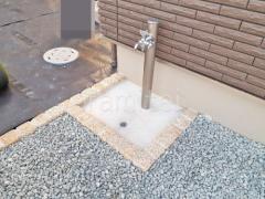 ピンコロ囲い水受け(パン) 土間モルタル仕上げ 洗い場