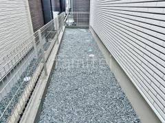 犬走り 防犯砂利敷き バラス砕石 防草シート加工