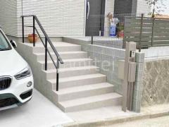 機能門柱 LIXIL アクシィ1型 パターン4 玄関アプローチ階段 床タイル貼り LIXIL グレイスランド 手すり アーキレール