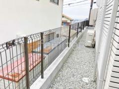 犬走り 防犯砂利敷き バラス砕石 防草シート加工