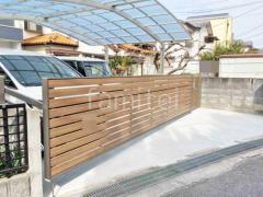 2台ワイド 跳ね上げ門扉ゲート LIXIL 木製調オーバードアS5型