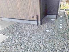 犬走り 防犯砂利敷き バラス砕石 防草シート加工