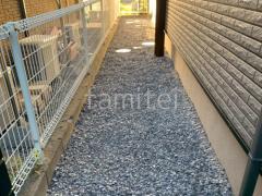 犬走り 防犯砂利敷き バラス砕石 防草シート加工