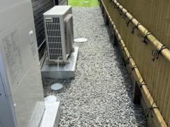 犬走り 防犯砂利敷き バラス砕石 防草シート加工