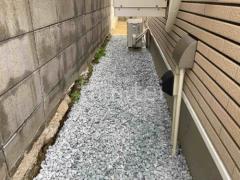 犬走り 防犯砂利敷き バラス砕石 防草シート加工