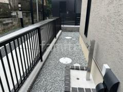 犬走り 防犯砂利敷き バラス砕石 防草シート加工