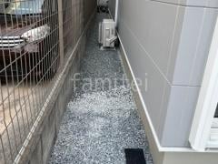 犬走り 防犯砂利敷き バラス砕石 防草シート加工