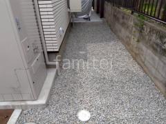 犬走り 防犯砂利敷き バラス砕石 防草シート加工