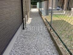 犬走り 防犯砂利敷き バラス砕石 防草シート加工