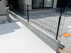 ブロック塀 (化粧ブロック) 太陽エコブロックス 普通CB スチールメッシュ フェンス YKKAP イーネット3F型 スチール柱 境界・メッシュ