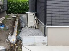 土留め 普通CB 犬走り 防犯砂利敷き バラス砕石 防草シート加工